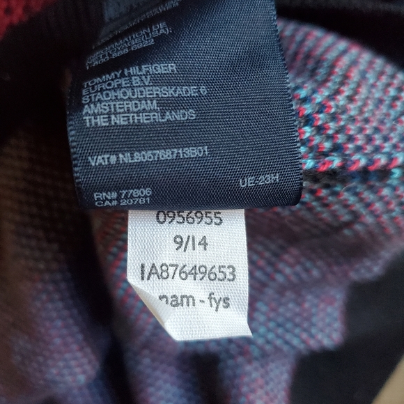 Tommy Hilfiger red blue black gray plaid crew neck pullover knit sweater small - Picture 7 of 9